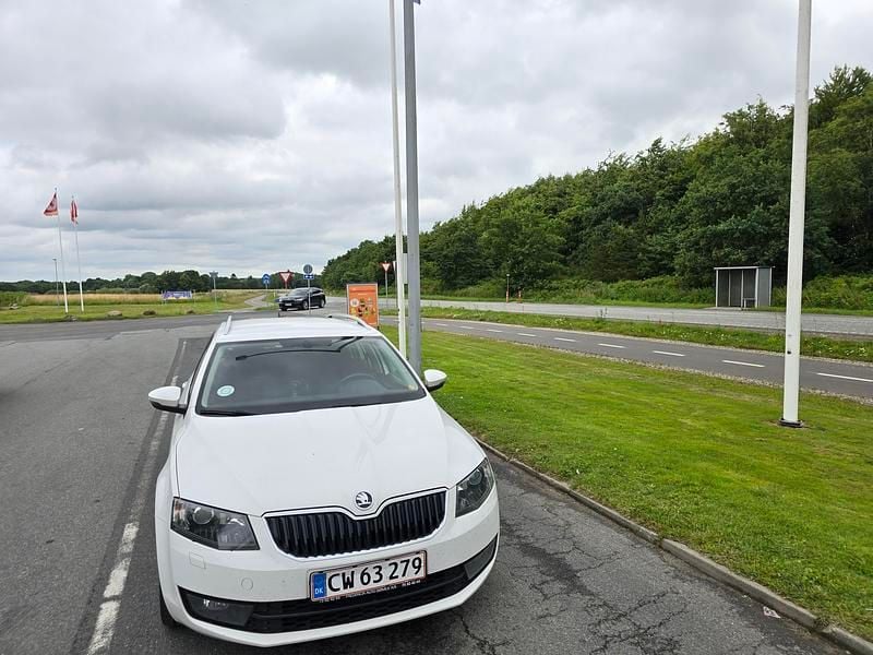 Brugt Skoda Octavia Style 110 HK (80 kW) 2016 Hvid Stationcar