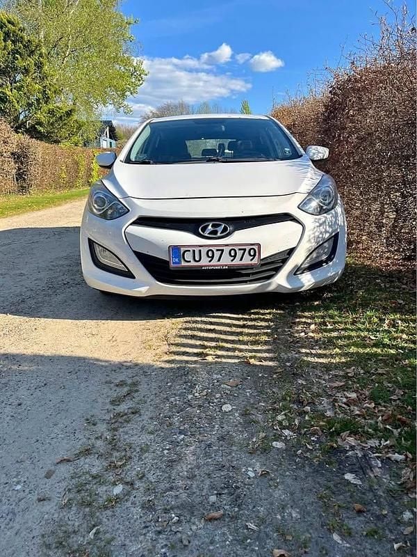 Hvid Brugt 2012 Hyundai i30 MPV | 35.000 kr. - Billede 1/3