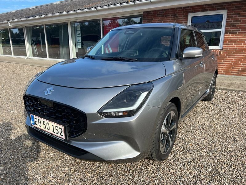 Premium silver Ny 2024 Suzuki Swift Hatchback | 189.900 kr. (Fair pris) - Billede 1/4