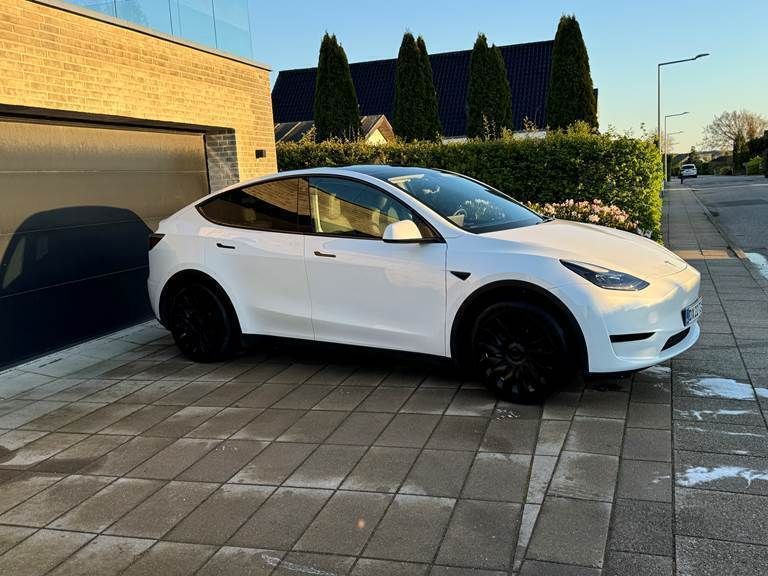 Brugt 2022 Tesla Model Y Standard Range SUV | 264.900 kr. (Dyr) - Billede 1/3