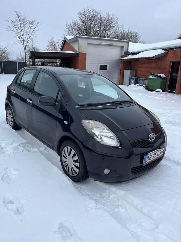 Brugt Toyota Yaris 99 HK (72 kW) 2011 Hatchback