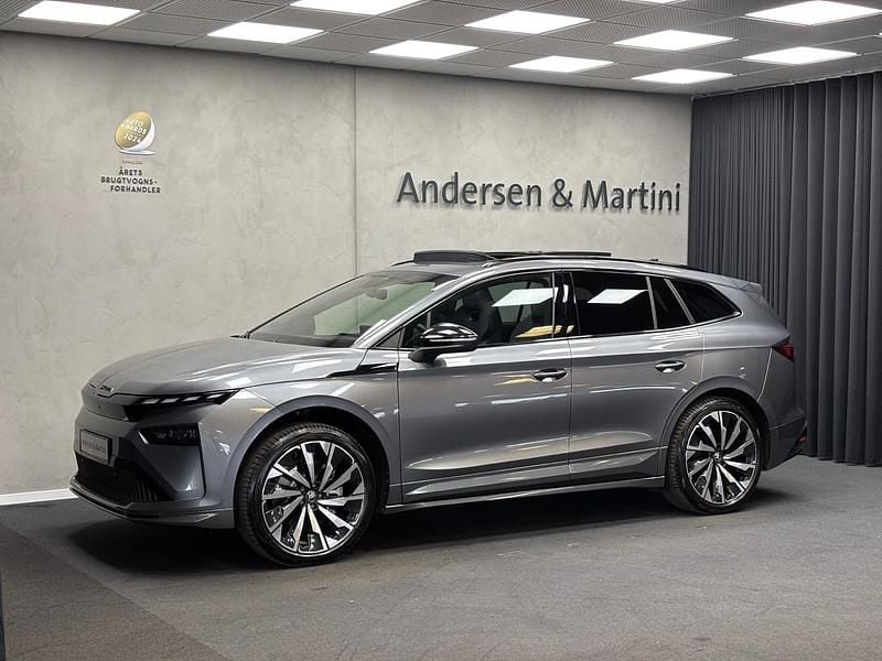 Graphitegrey Ny 2025 Skoda Enyaq iV SportLine SUV | 434.500 kr. (Dyr) - Billede 1/4