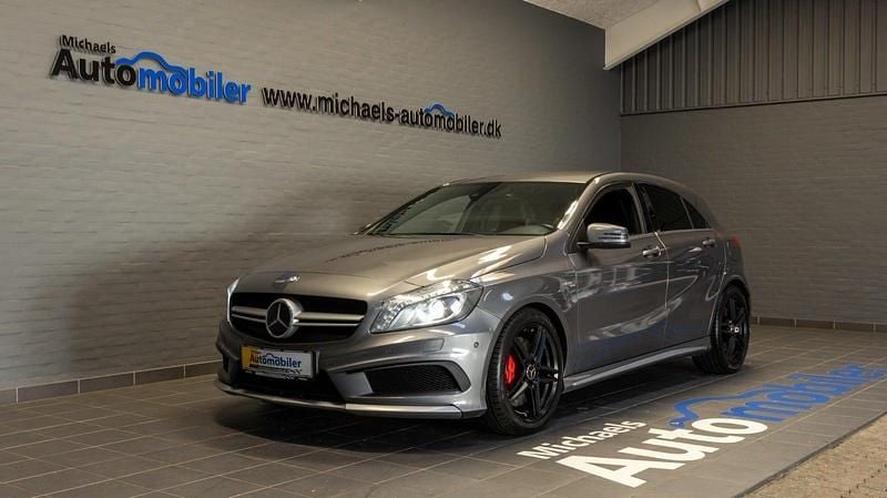 Gråmetal Brugt 2013 Mercedes A45 AMG AMG Hatchback | 209.900 kr. - Billede 1/4