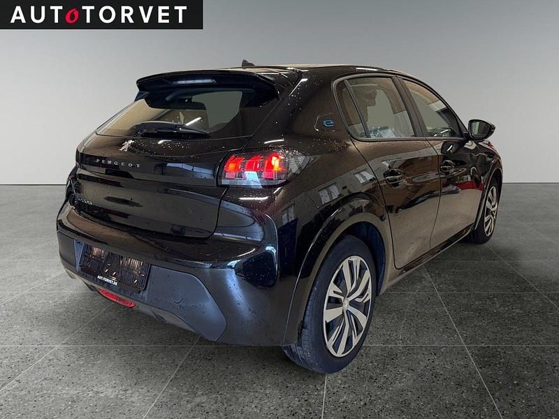 Brugt Peugeot e-208 Active 100 kW (136 HK) 2022 Sort Hatchback