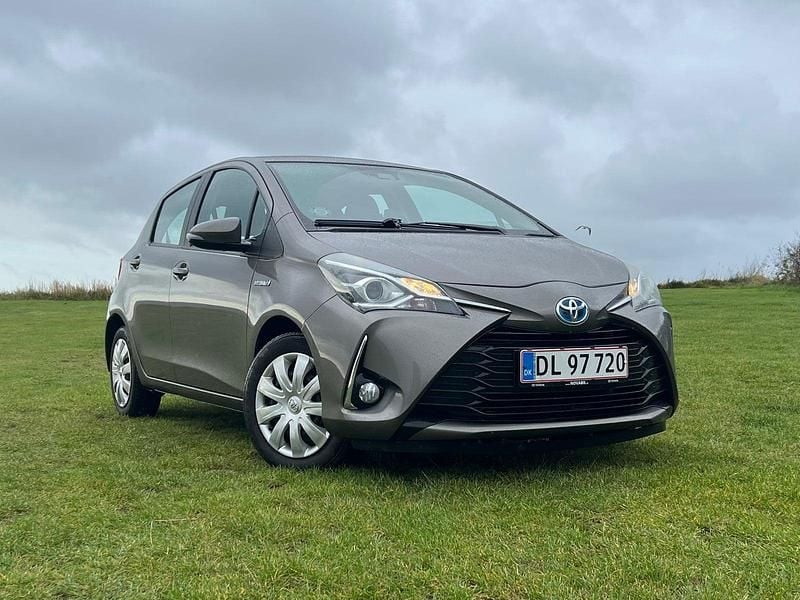 Grå Brugt 2018 Toyota Yaris Hybrid H2 Hatchback | 82.900 kr. (Super pris) - Billede 1/4