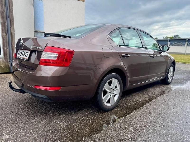 Brugt Skoda Octavia 105 HK (77 kW) 2015 Brun Hatchback