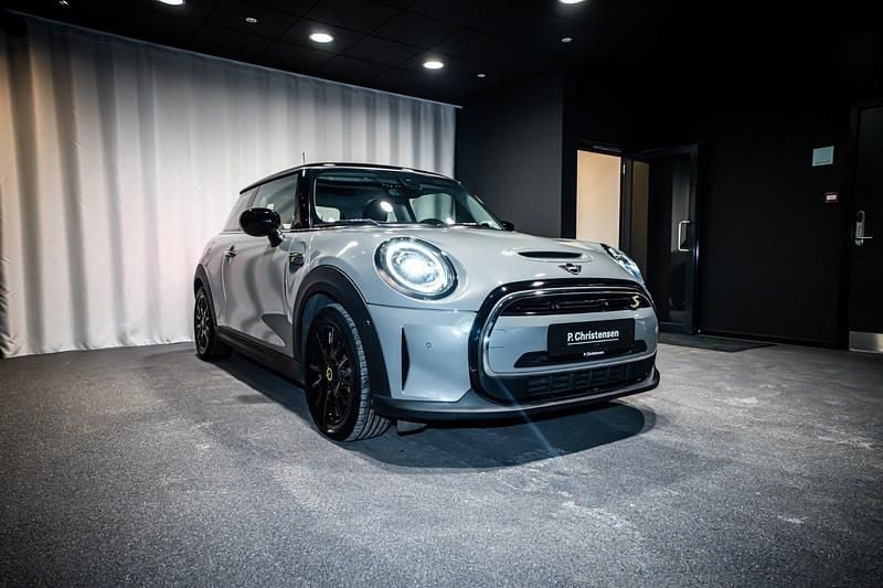 Brugt Mini Cooper SE 135 kW (184 HK) 2022 Farve: grå Hatchback