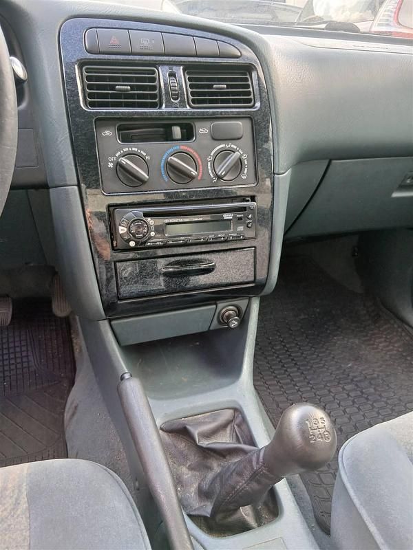 Brugt Toyota Avensis 110 HK (80 kW) 1999