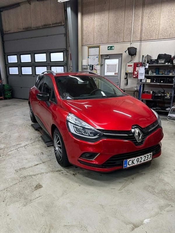 Rødmetal Brugt 2017 Renault Clio GrandTour LIMITED Stationcar | 56.900 kr. (Fair pris) - Billede 1/4