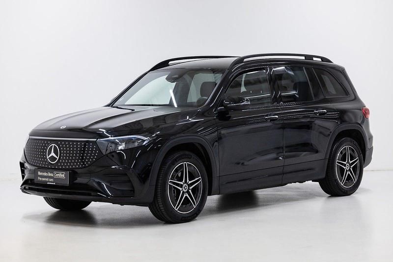 Farve: sortmetal Brugt 2025 Mercedes EQB250+ AMG SUV | 384.900 kr. (Dyr) - Billede 1/4