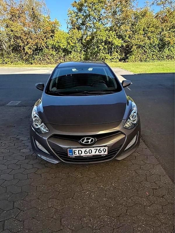 Brun Brugt 2014 Hyundai i30 Comfort Hatchback | 45.999 kr. (God pris) - Billede 1/4