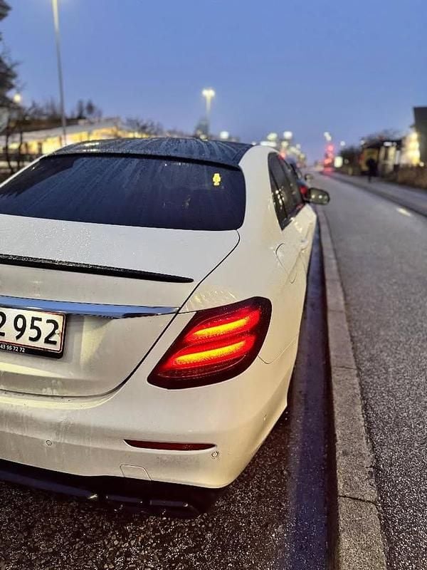 Brugt Mercedes E220 AMG line 194 HK (142 kW) 2017 Hvid Sedan