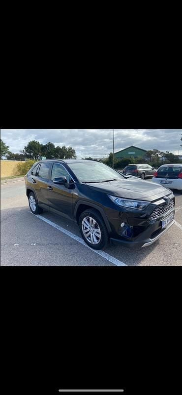 Sortmetal Brugt 2021 Toyota RAV4 Hybrid Edition SUV | 309.900 kr. (Fair pris) - Billede 1/3