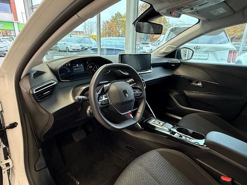 Brugt Peugeot e-208 Style 100 kW (136 HK) 2025 Hvid Hatchback