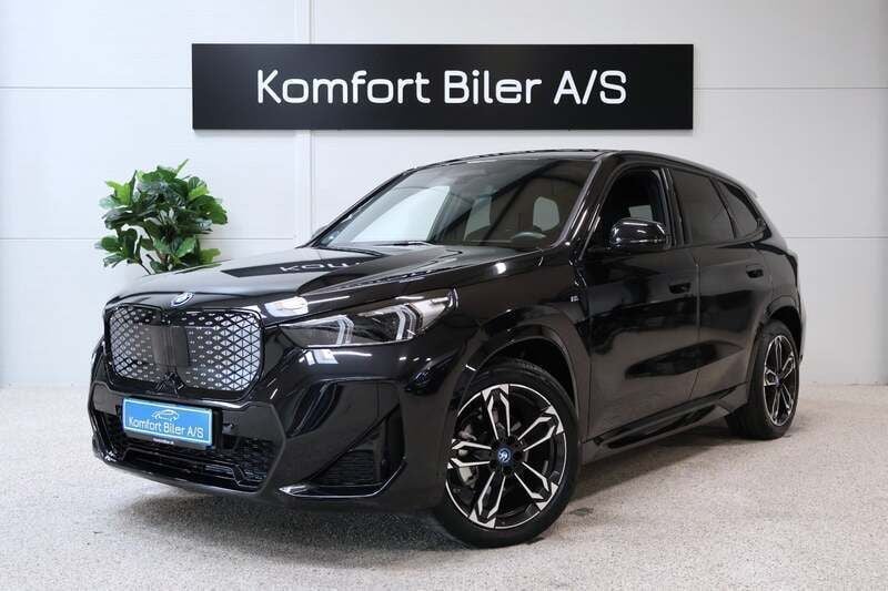 Sortmetal Brugt 2024 BMW iX1 M Sport SUV | 379.900 kr. (Lidt for dyr) - Billede 1/4
