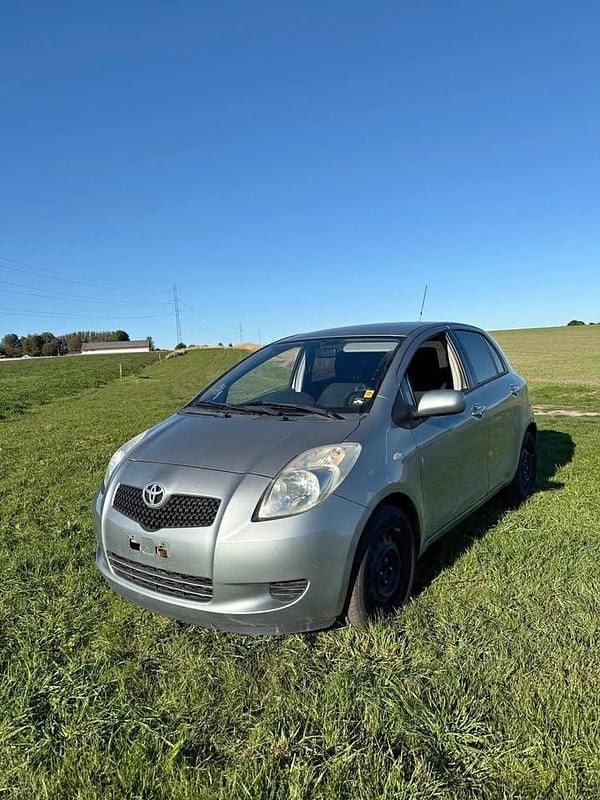 Brugt 2007 Toyota Yaris Hatchback | 24.499 kr. (God pris) - Billede 1/4