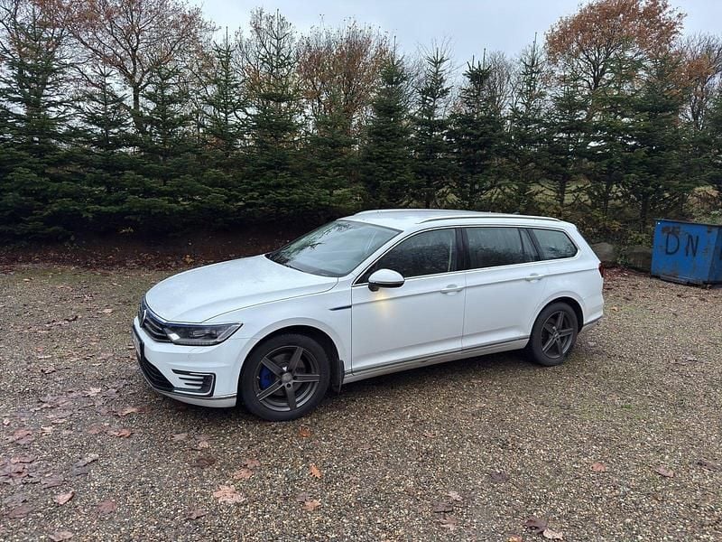 Hvid Brugt 2018 VW Passat GTE Stationcar | 139.900 kr. (Super pris) - Billede 1/4