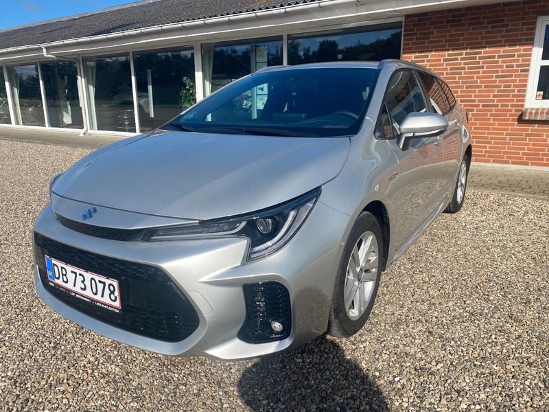 Precious silver Brugt 2021 Suzuki Swace Exclusive Stationcar | 249.900 kr. - Billede 1/4