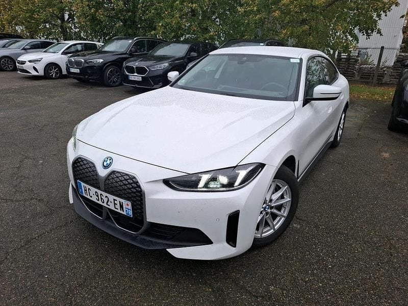 Hvid Brugt 2025 BMW i4 Sedan | 379.900 kr. (Super pris) - Billede 1/4