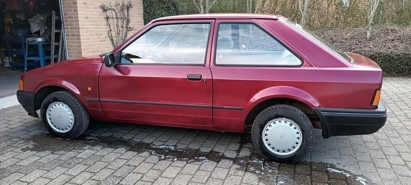 Rød Brugt 1989 Ford Escort | 23.000 kr. - Billede 1/4