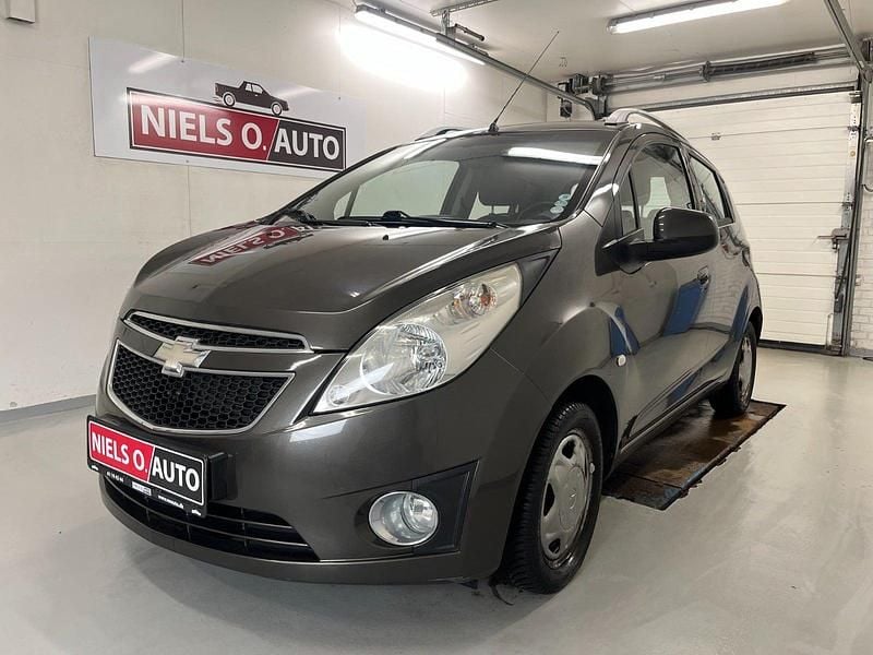 Brunmetal Brugt 2012 Chevrolet Spark LS Hatchback | 24.900 kr. (Fair pris) - Billede 1/4
