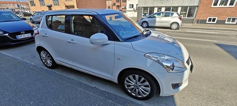 Brugt Suzuki Swift 90 HK (66 kW) 2013 Blå Hatchback