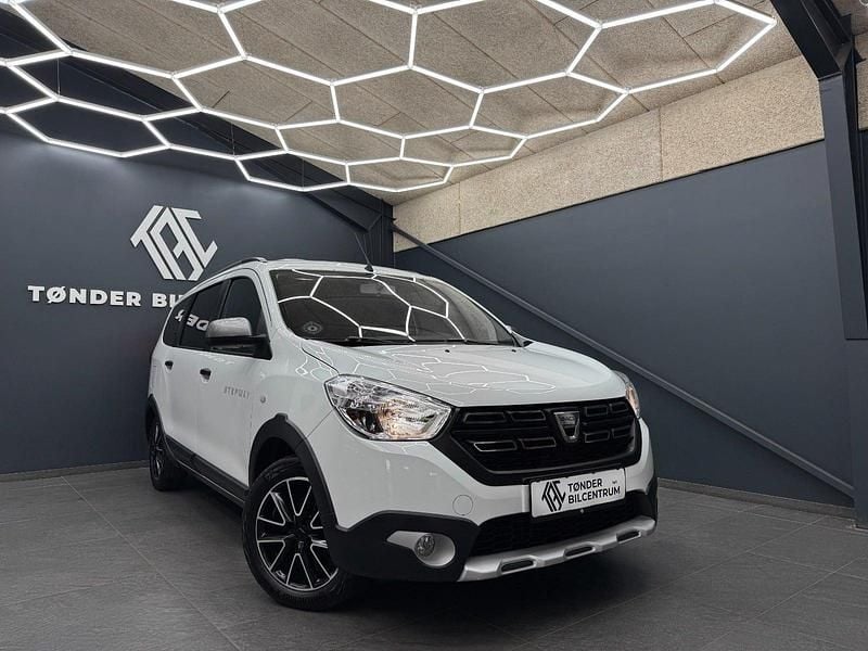 Hvid Brugt 2017 Dacia Lodgy Stepway MPV | 79.500 kr. (Dyr) - Billede 1/4