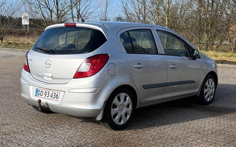 Brugt Opel Corsa 65 HK (47 kW) 2010 Hatchback