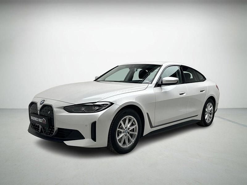 Hvid Brugt 2022 BMW i4 Sedan | 299.900 kr. (God pris) - Billede 1/4
