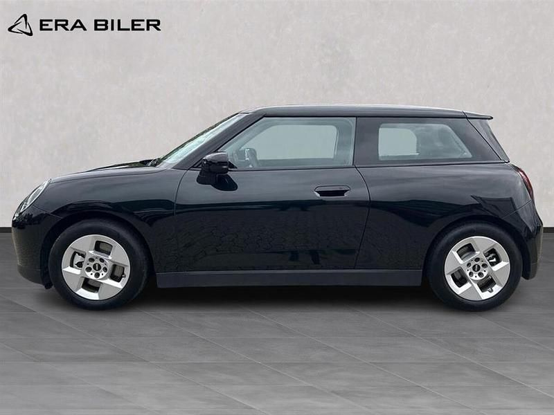 Brugt Mini Cooper Classic 135 kW (184 HK) 2024 Midnight black metallic Hatchback