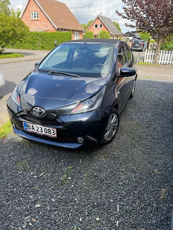 Blå Brugt 2015 Toyota Aygo x-sky Hatchback | 59.900 kr. (God pris) - Billede 1/4