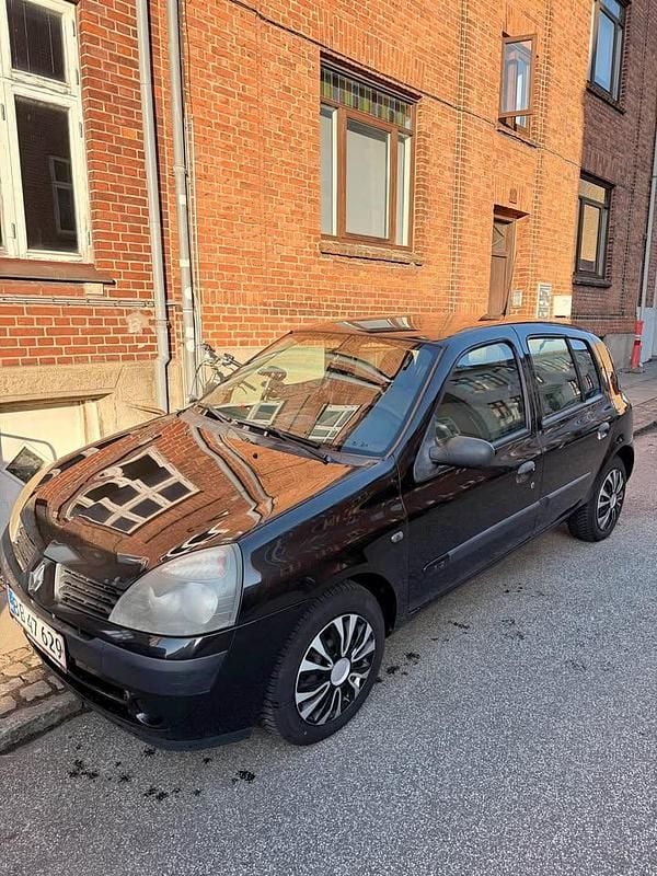 Brugt Renault Clio II 60 HK (44 kW) 2004 Hatchback