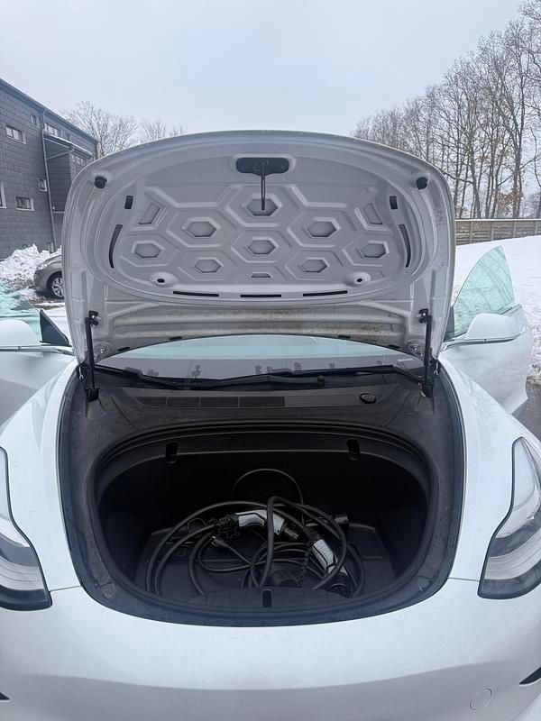 Hvid Brugt 2020 Tesla Model 3 Standard Range Plus Sedan | 156.400 kr. (Fair pris) - Billede 1/9