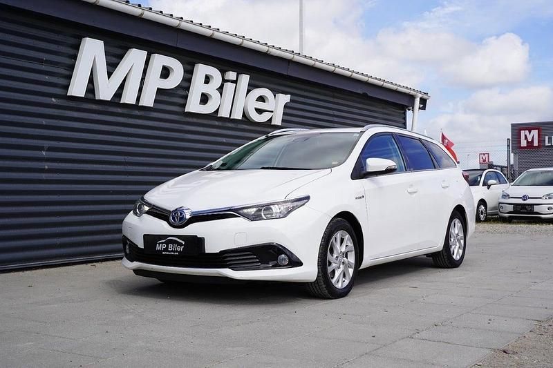 Hvid Brugt 2017 Toyota Auris Hybrid Comfort Stationcar | 114.800 kr. (Fair pris) - Billede 1/4