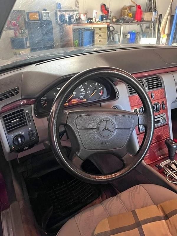 Brugt 1997 Mercedes E300 Sedan | 40.000 kr. - Billede 1/4