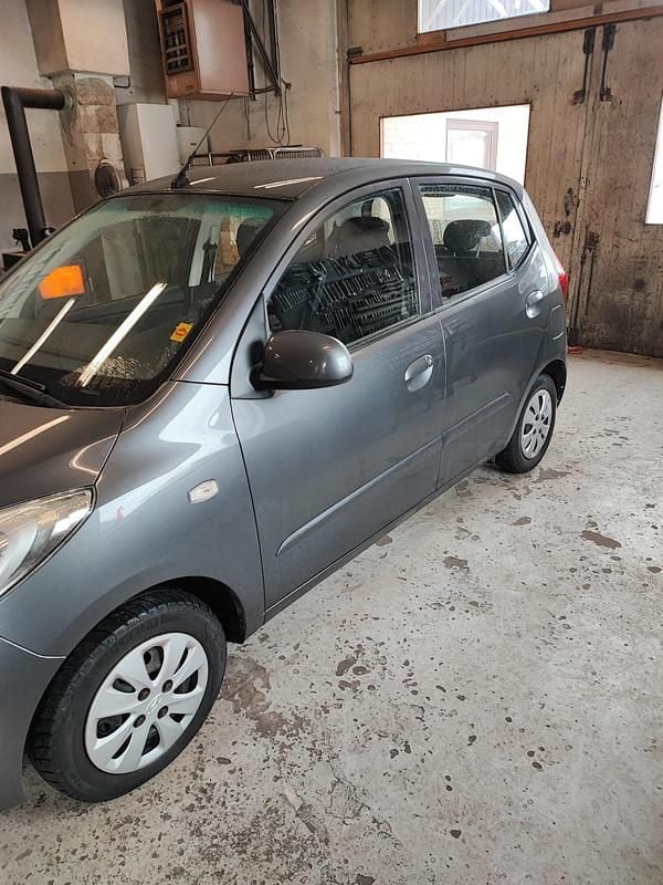 Brugt Hyundai i10 Comfort 86 HK (63 kW) 2013 Koksgrå Hatchback