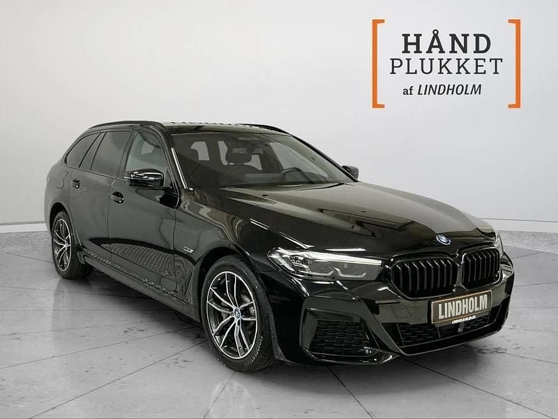 Sortmetal Brugt 2022 BMW 530e M Sport Stationcar | 429.900 kr. (Super pris) - Billede 1/3