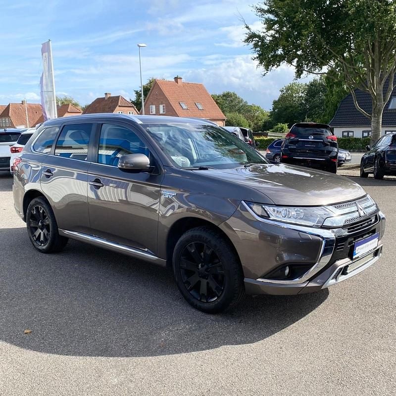 Gråmetal Brugt 2020 Mitsubishi Outlander P-HEV Invite+ SUV | 169.900 kr. (Fair pris) - Billede 1/4
