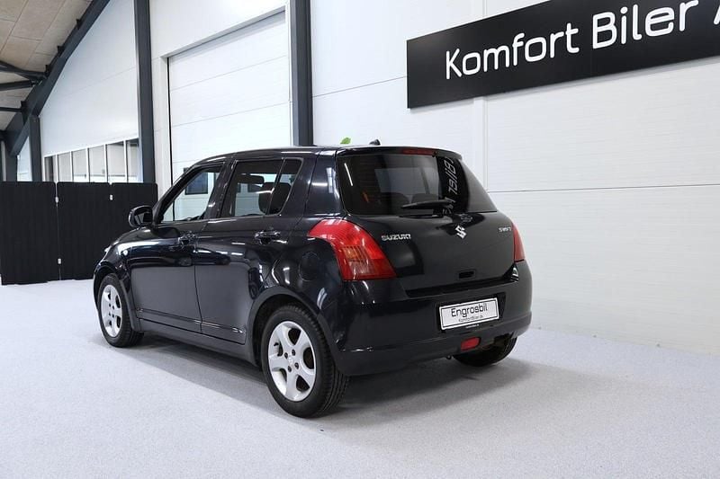 Brugt Suzuki Swift GL 92 HK (67 kW) 2006 Sort Hatchback
