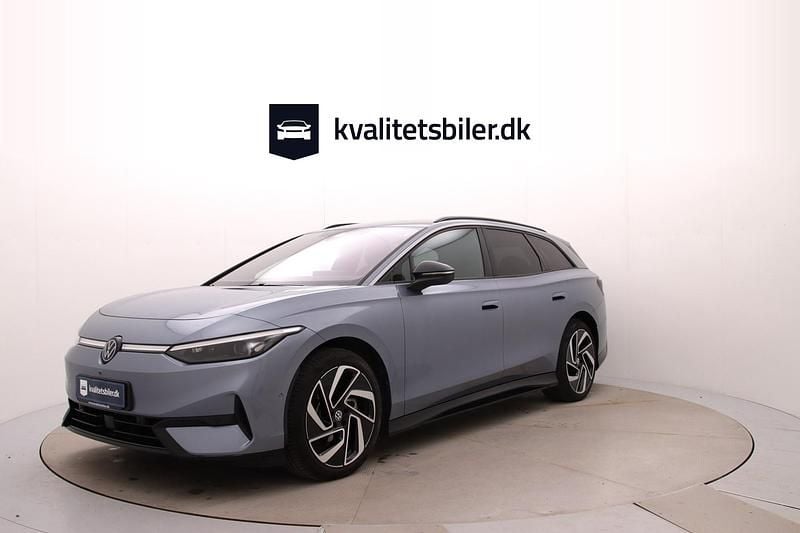 Lysblåmetal Brugt 2025 VW ID.7 Style Stationcar | 404.900 kr. - Billede 1/4