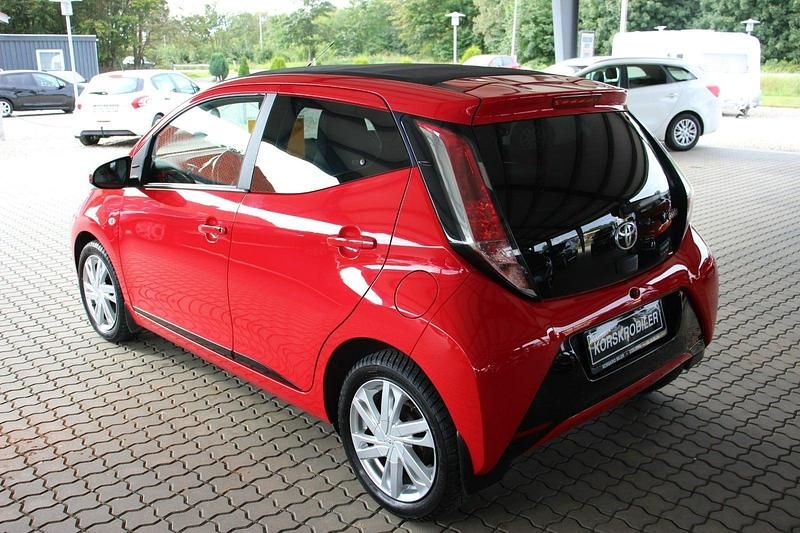 Brugt Toyota Aygo X-wave Sky 69 HK (50 kW) 2015 Rød Hatchback
