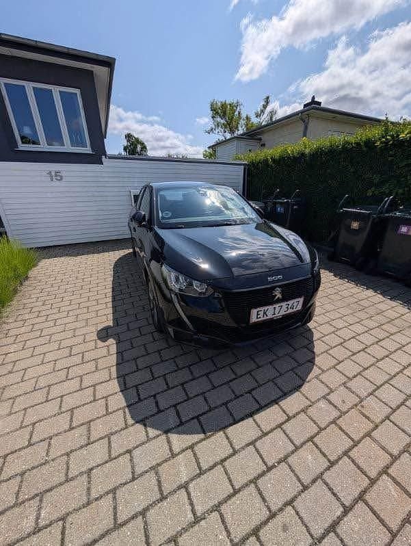 Brugt Peugeot e-208 Active 100 kW (136 HK) 2022 Sort Hatchback