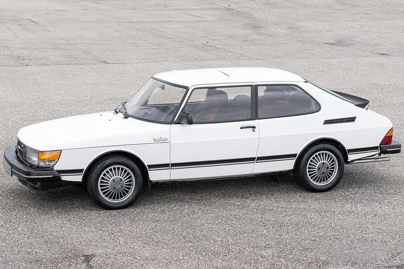 Hvid Brugt 1983 Saab 900 Hatchback | 220.000 kr. - Billede 1/4