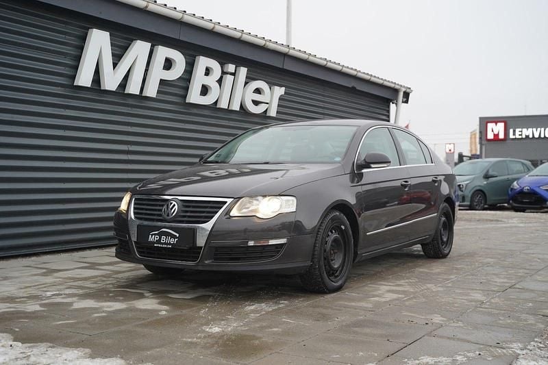 Sortmetal Brugt 2006 VW Passat Comfortline Sedan | 19.900 kr. (Lidt for dyr) - Billede 1/4