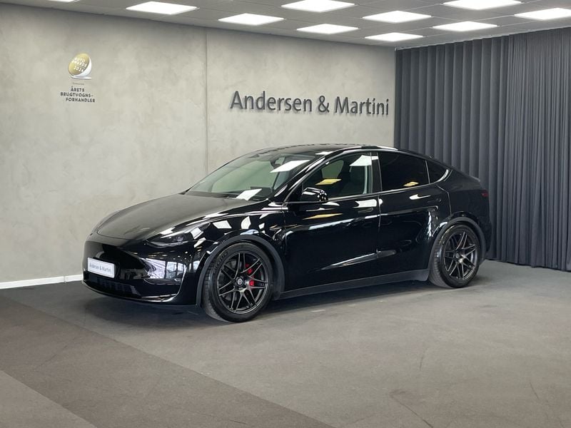 Solid black Brugt 2022 Tesla Model Y Performance SUV | 348.900 kr. (Dyr) - Billede 1/4