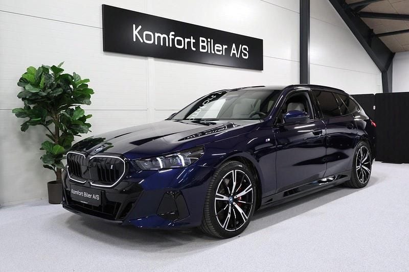 Brugt BMW i5 M Sport 250 kW (340 HK) 2024 Mørkblåmetal Stationcar