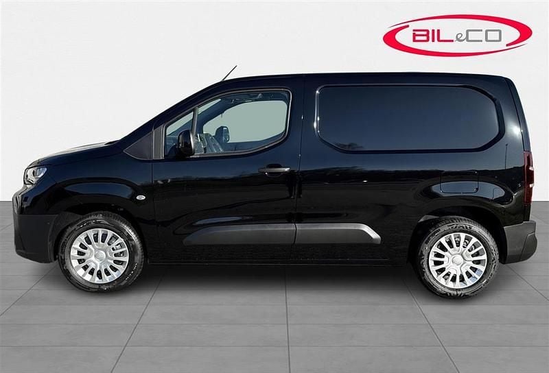 Ny Toyota Proace City City 102 HK (75 kW) 2025 Ktv  absolute black MPV