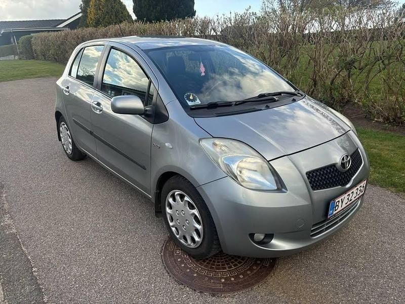 Brugt 2007 Toyota Yaris Hatchback | 12.500 kr. (Fair pris) - Billede 1/4