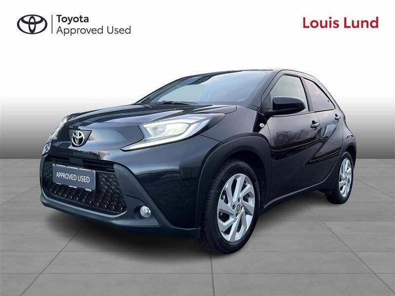 209 night sky black Brugt 2023 Toyota Aygo Active Hatchback | 149.900 kr. (Lidt for dyr) - Billede 1/2