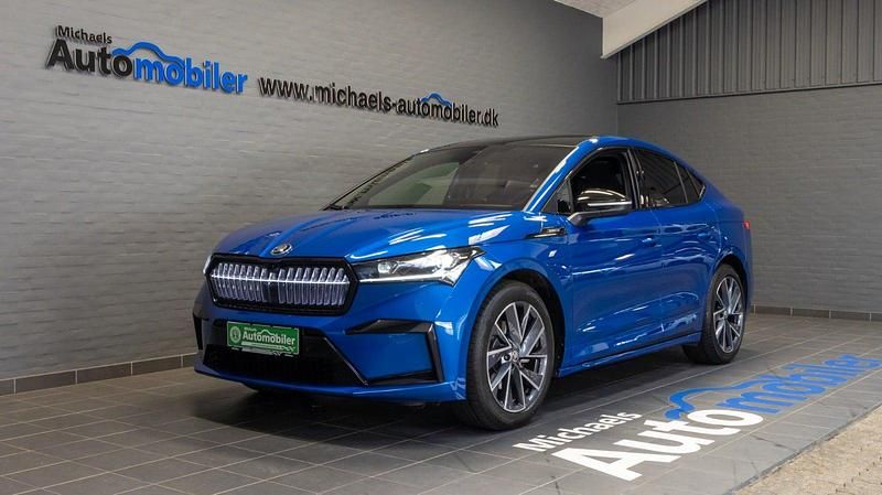 Blåmetal Brugt 2023 Skoda Enyaq iV SportLine SUV | 319.900 kr. (Fair pris) - Billede 1/4